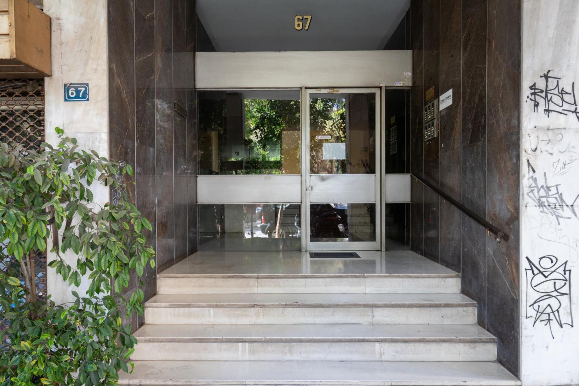 Homely Apt In Neapoli, Exarcheia أثينا المظهر الخارجي الصورة
